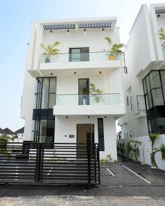 5 bedroom duplex in Lekki Ajah